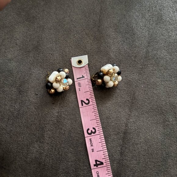 Vintage Cluster Clip-On Earrings Black White Gold Beads Retro Costume Jewelry - Picture 5 of 5